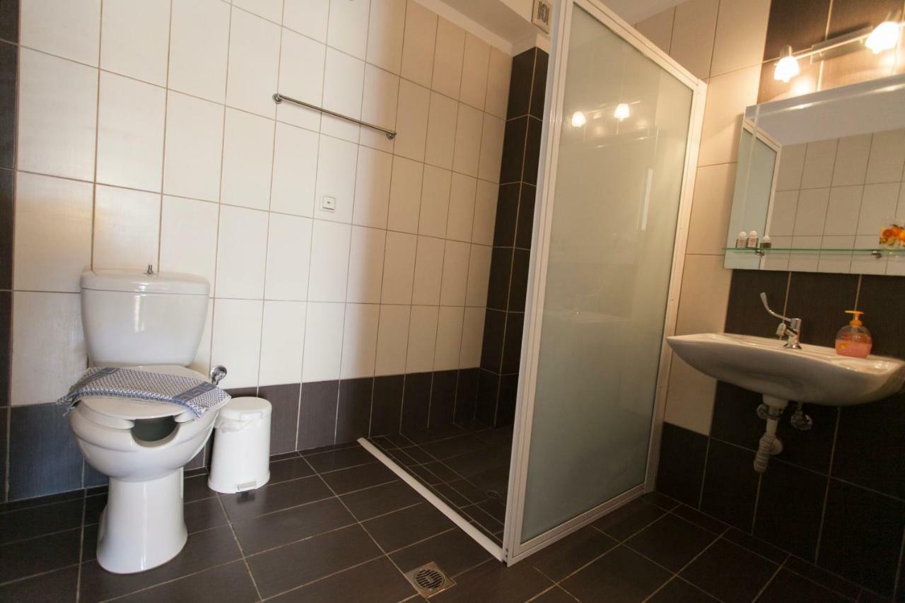 Siarbas Hotel Paralia Vrachou Eksteriør billede